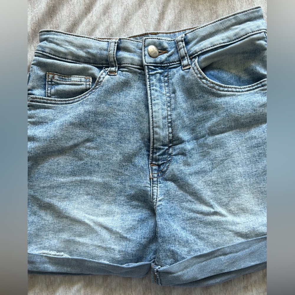 stretchy light wash jeans shorts